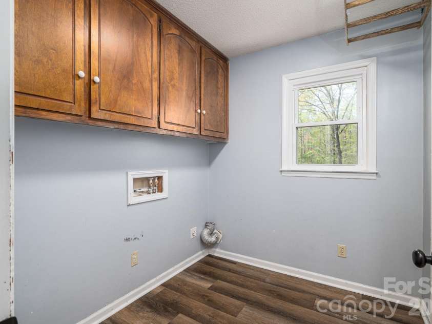 4703 Nc 16 Business Highway, Denver, NC 28037.  MLS# CAR4365461, YatesRealty ID 13759. 