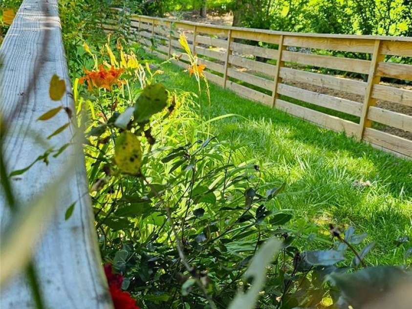 5 Valley Drive, Weaverville, NC 28787.  MLS# CAR4227304, YatesRealty ID 1376. 