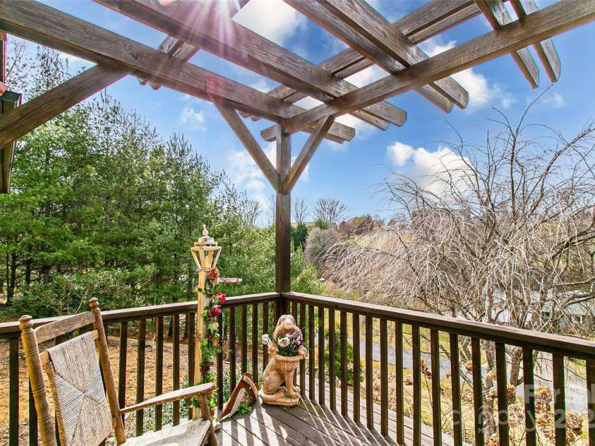 5 Valley Drive, Weaverville, NC 28787.  MLS# CAR4227304, YatesRealty ID 1376. Front Deck