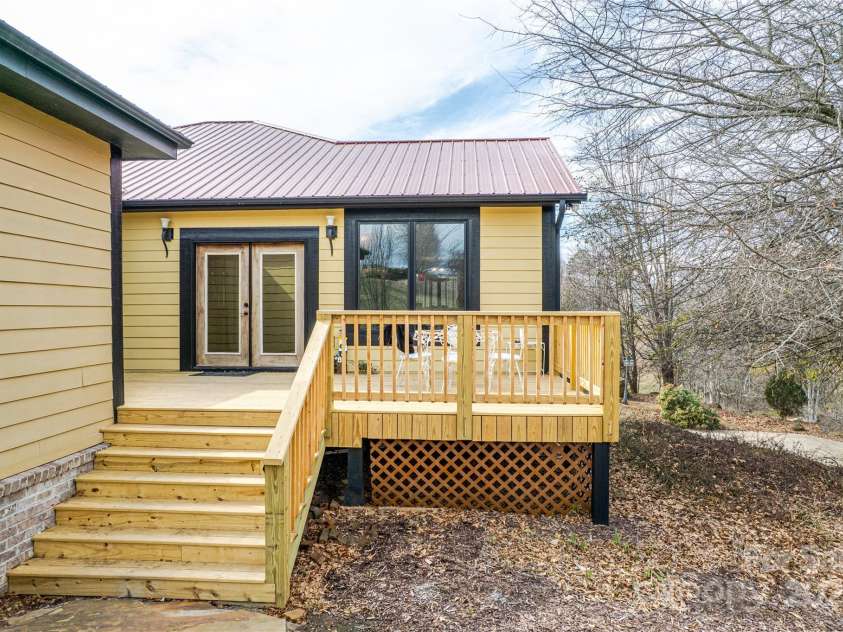 5 Valley Drive, Weaverville, NC 28787.  MLS# CAR4227304, YatesRealty ID 1376. New Back Patio