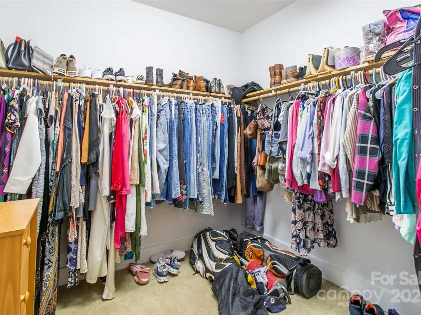 5 Valley Drive, Weaverville, NC 28787.  MLS# CAR4227304, YatesRealty ID 1376. Primary Walk In Closet