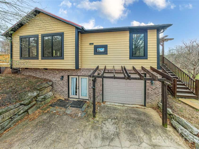 5 Valley Drive, Weaverville, NC 28787.  MLS# CAR4227304, YatesRealty ID 1376. Side with Garage and Walk Out Finished Basement