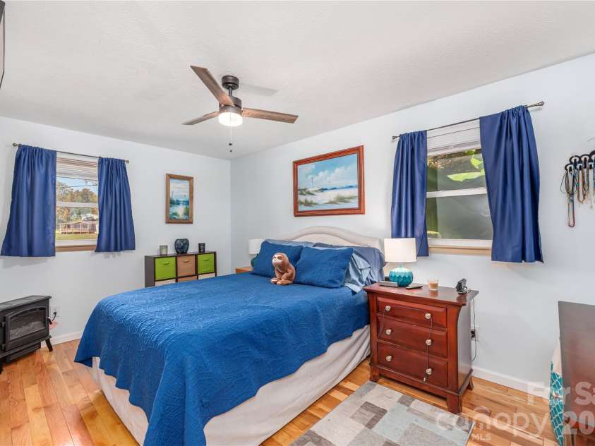 29 Arrowhead Road, Clyde, NC 28721.  MLS# CAR4312756, YatesRealty ID 13762. 