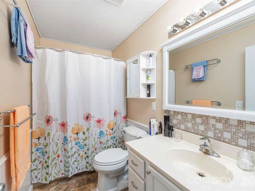 29 Arrowhead Road, Clyde, NC 28721.  MLS# CAR4312756, YatesRealty ID 13762. 