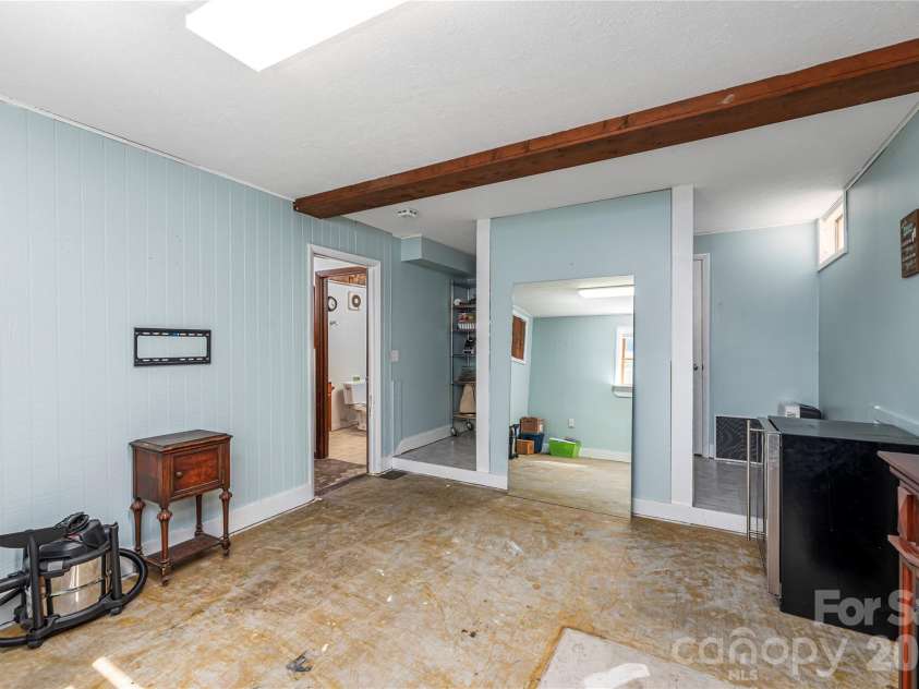29 Arrowhead Road, Clyde, NC 28721.  MLS# CAR4312756, YatesRealty ID 13762. 