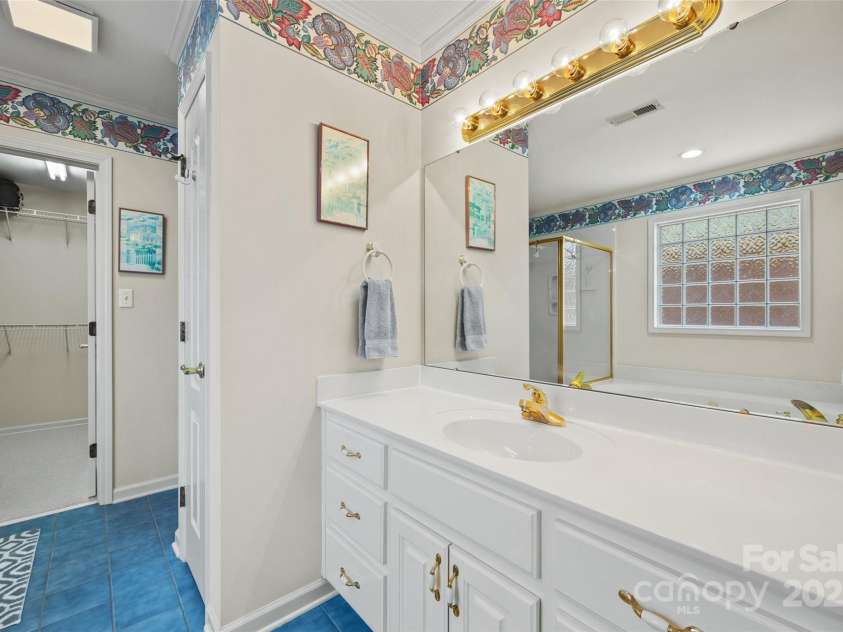 1911 Connemara Court, Gastonia, NC 28054.  MLS# CAR4228614, YatesRealty ID 13763. 