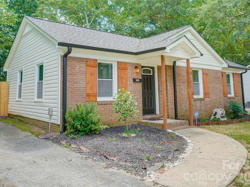 6608 Rosecran Drive, Charlotte, NC 28215.  MLS# CAR4366999, YatesRealty ID 13764. 