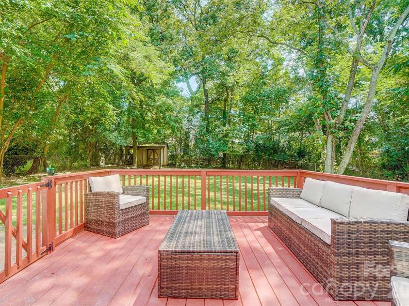 6608 Rosecran Drive, Charlotte, NC 28215.  MLS# CAR4366999, YatesRealty ID 13764. 