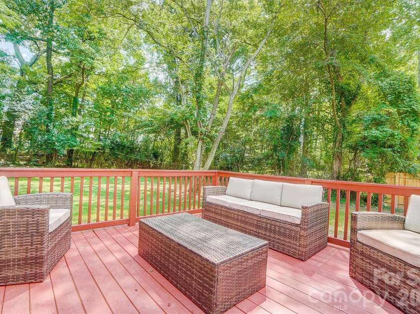 6608 Rosecran Drive, Charlotte, NC 28215.  MLS# CAR4366999, YatesRealty ID 13764. 