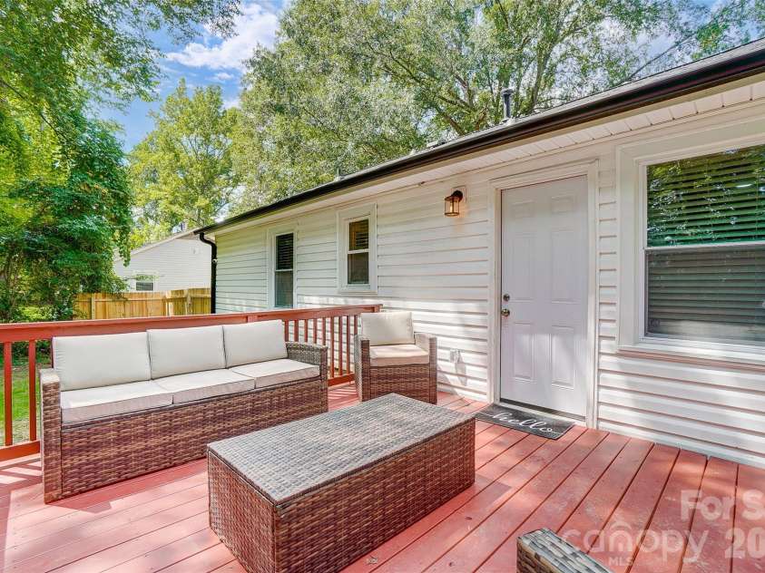 6608 Rosecran Drive, Charlotte, NC 28215.  MLS# CAR4366999, YatesRealty ID 13764. 