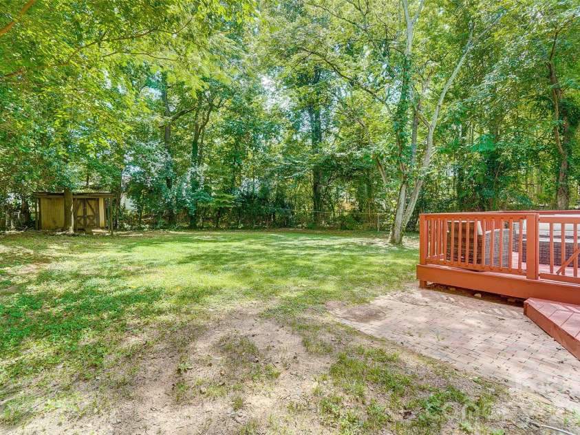 6608 Rosecran Drive, Charlotte, NC 28215.  MLS# CAR4366999, YatesRealty ID 13764. 