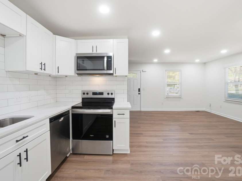 6608 Rosecran Drive, Charlotte, NC 28215.  MLS# CAR4366999, YatesRealty ID 13764. 