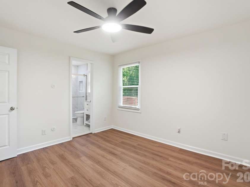 6608 Rosecran Drive, Charlotte, NC 28215.  MLS# CAR4366999, YatesRealty ID 13764. 