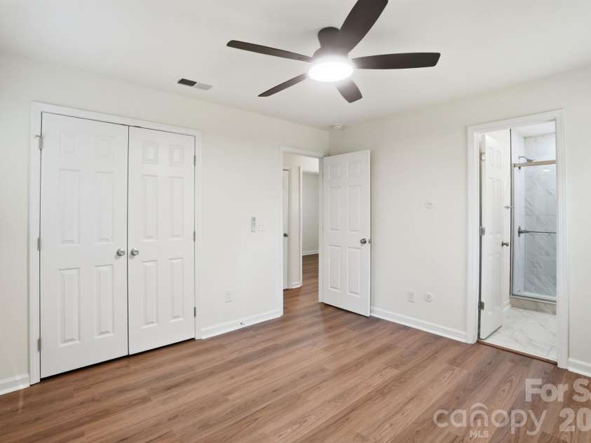 6608 Rosecran Drive, Charlotte, NC 28215.  MLS# CAR4366999, YatesRealty ID 13764. 