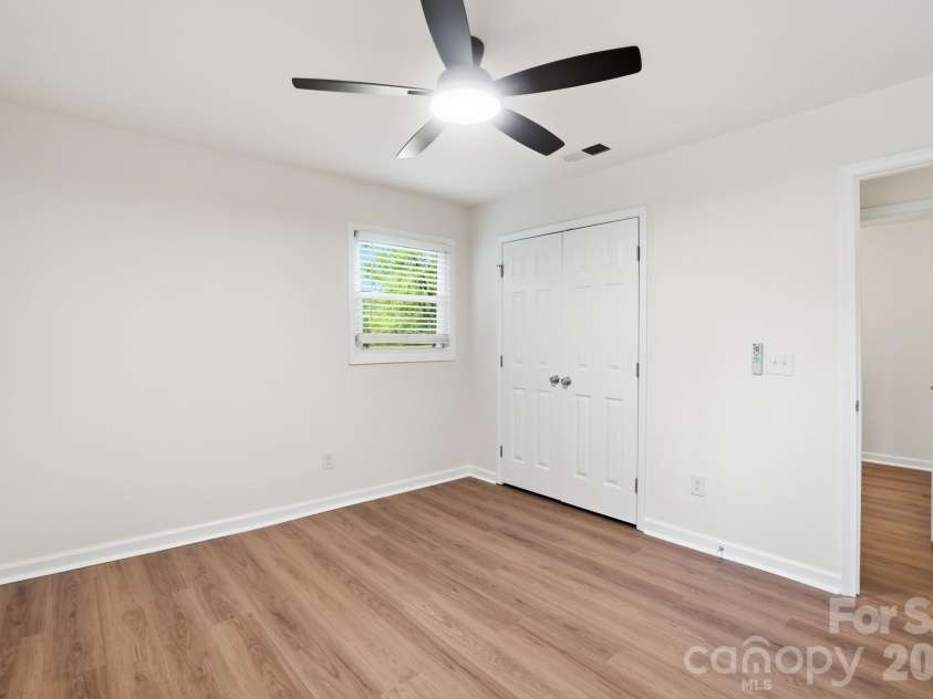 6608 Rosecran Drive, Charlotte, NC 28215.  MLS# CAR4366999, YatesRealty ID 13764. 