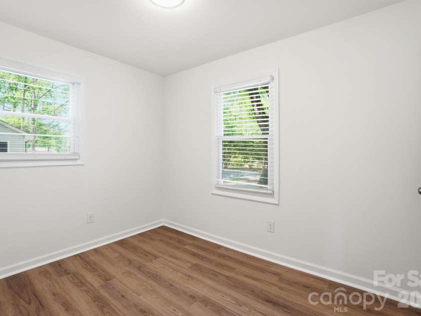 6608 Rosecran Drive, Charlotte, NC 28215.  MLS# CAR4366999, YatesRealty ID 13764. 