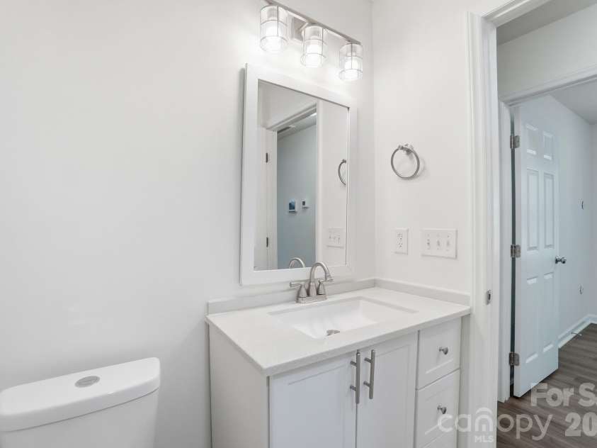 6608 Rosecran Drive, Charlotte, NC 28215.  MLS# CAR4366999, YatesRealty ID 13764. 