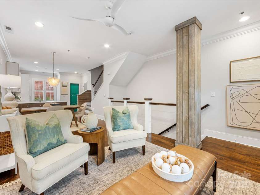 100 Laurel Avenue, Charlotte, NC 28207.  MLS# CAR4255759, YatesRealty ID 13765. 
