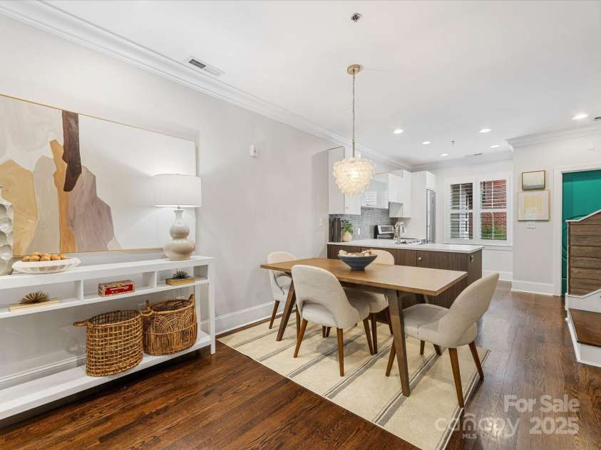 100 Laurel Avenue, Charlotte, NC 28207.  MLS# CAR4255759, YatesRealty ID 13765. 