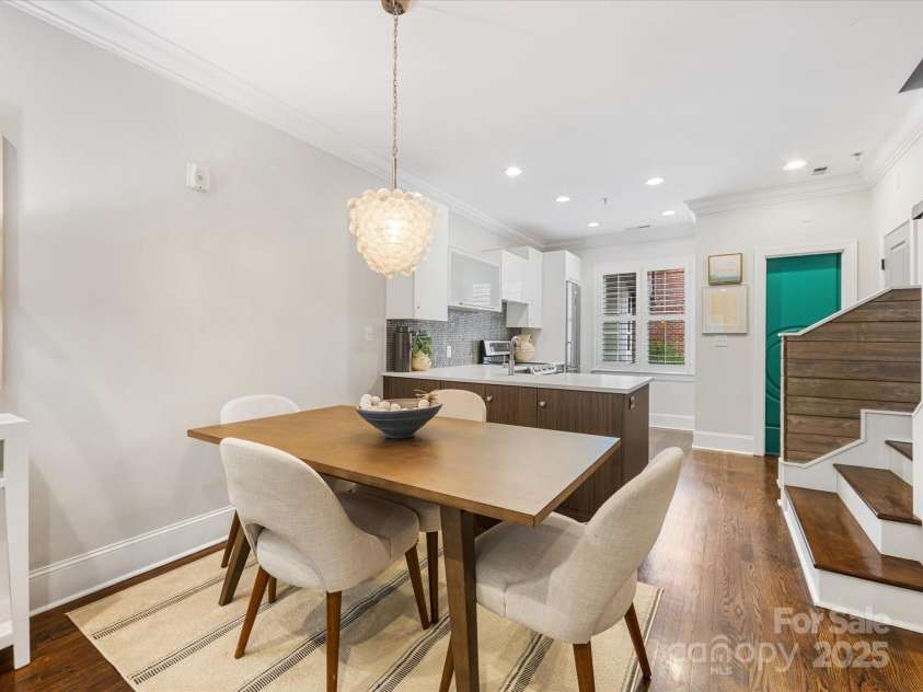 100 Laurel Avenue, Charlotte, NC 28207.  MLS# CAR4255759, YatesRealty ID 13765. 