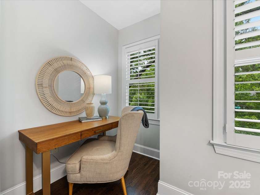 100 Laurel Avenue, Charlotte, NC 28207.  MLS# CAR4255759, YatesRealty ID 13765. 