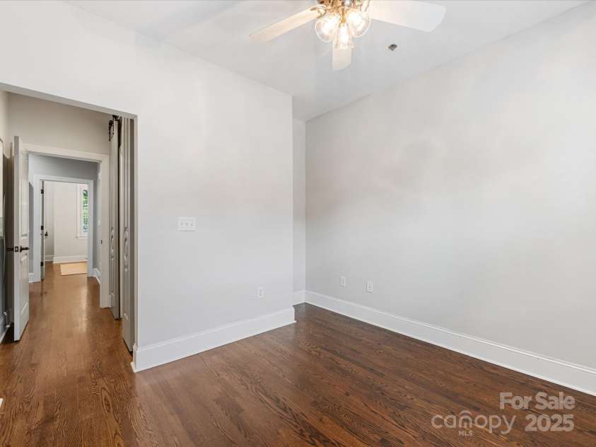 100 Laurel Avenue, Charlotte, NC 28207.  MLS# CAR4255759, YatesRealty ID 13765. 