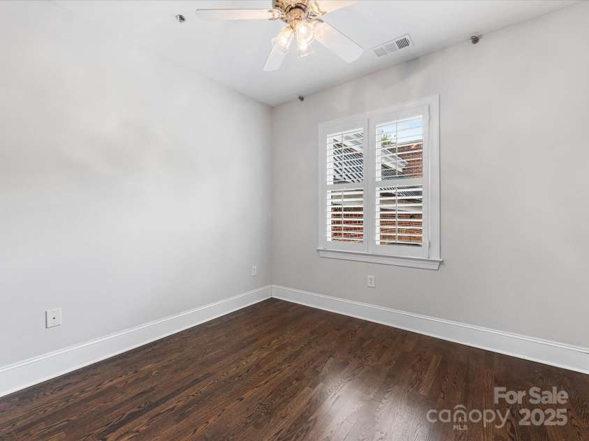 100 Laurel Avenue, Charlotte, NC 28207.  MLS# CAR4255759, YatesRealty ID 13765. 