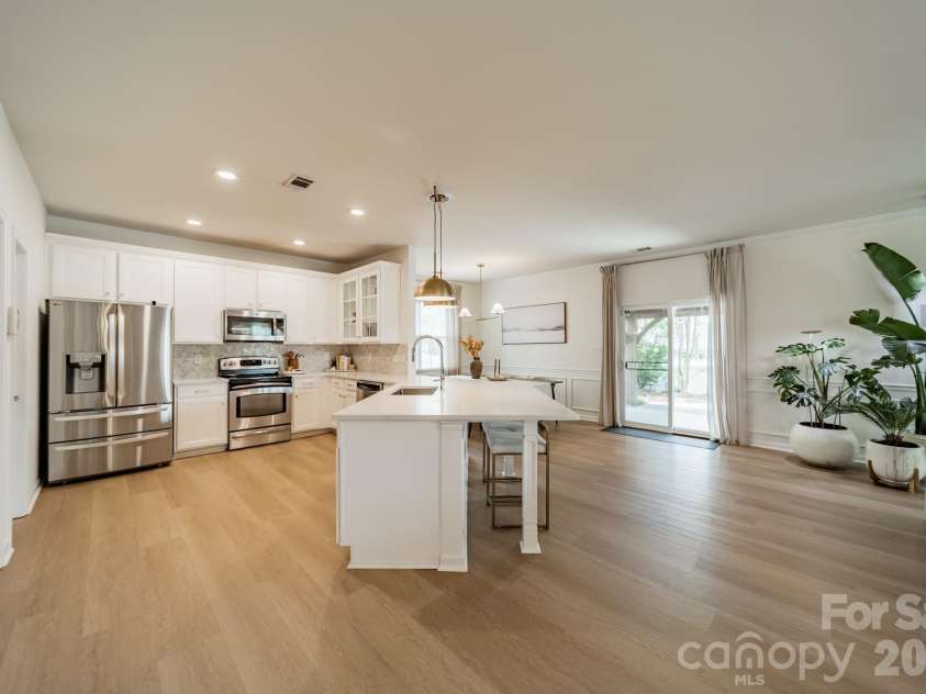 3316 Brackhill Street, Davidson, NC 28036.  MLS# CAR4367756, YatesRealty ID 13768. Kitchen