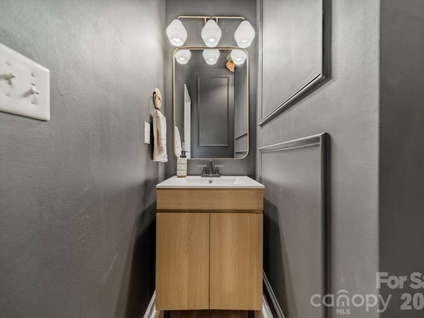 3316 Brackhill Street, Davidson, NC 28036.  MLS# CAR4367756, YatesRealty ID 13768. Powder Room-Main Level