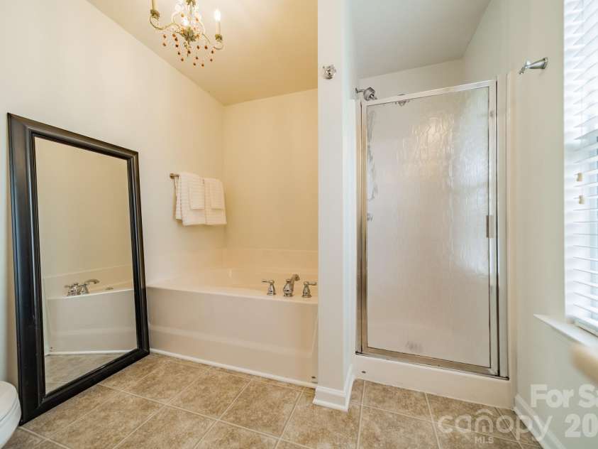 3316 Brackhill Street, Davidson, NC 28036.  MLS# CAR4367756, YatesRealty ID 13768. Primary Bath
