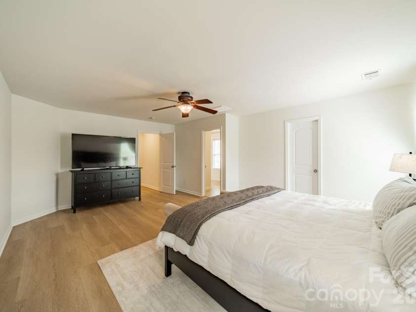 3316 Brackhill Street, Davidson, NC 28036.  MLS# CAR4367756, YatesRealty ID 13768. Primary Bedroom