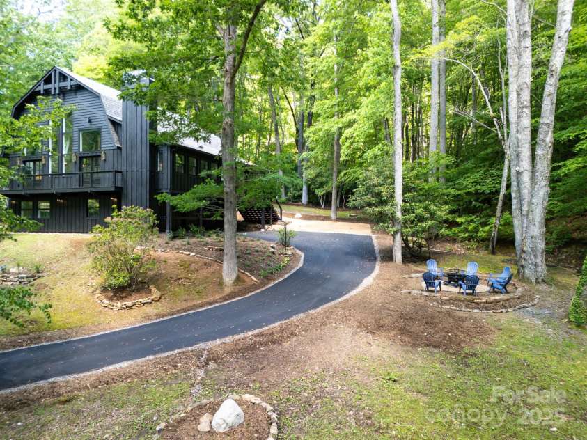 50 Turkey Trot Lane, Burnsville, NC 28714.  MLS# CAR4201949, YatesRealty ID 13769. 