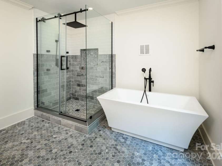 50 Turkey Trot Lane, Burnsville, NC 28714.  MLS# CAR4201949, YatesRealty ID 13769. 