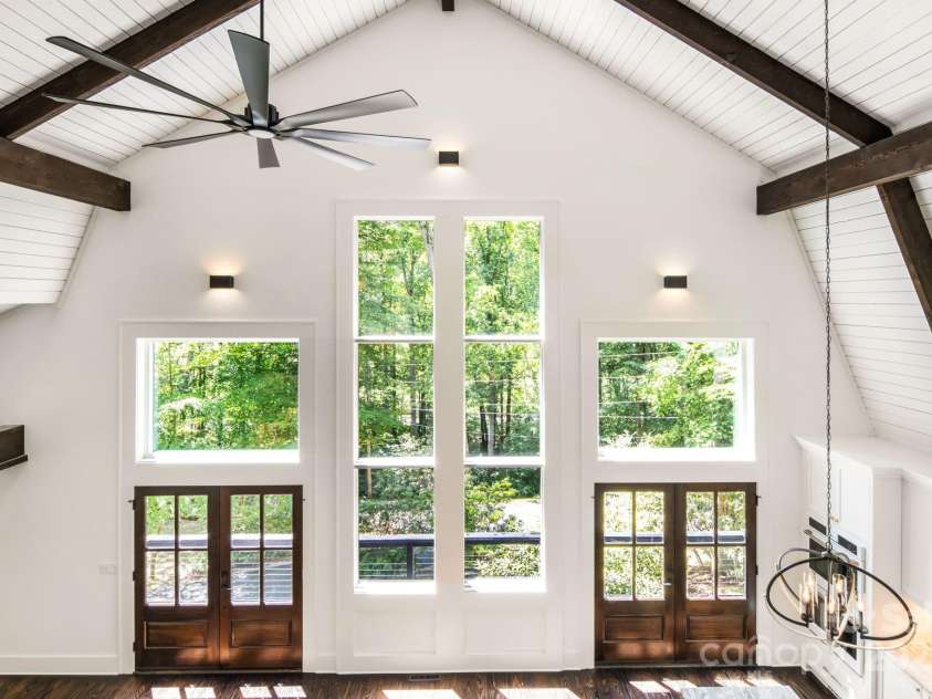 50 Turkey Trot Lane, Burnsville, NC 28714.  MLS# CAR4201949, YatesRealty ID 13769. 