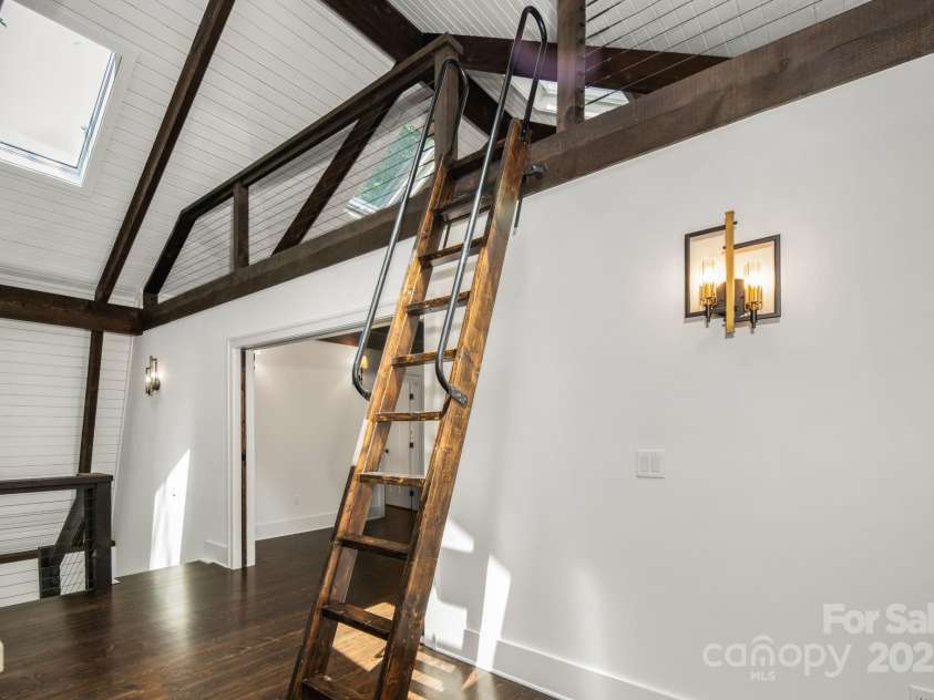 50 Turkey Trot Lane, Burnsville, NC 28714.  MLS# CAR4201949, YatesRealty ID 13769. 