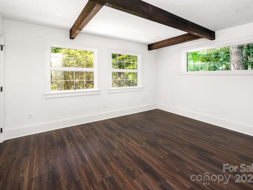 50 Turkey Trot Lane, Burnsville, NC 28714.  MLS# CAR4201949, YatesRealty ID 13769. 