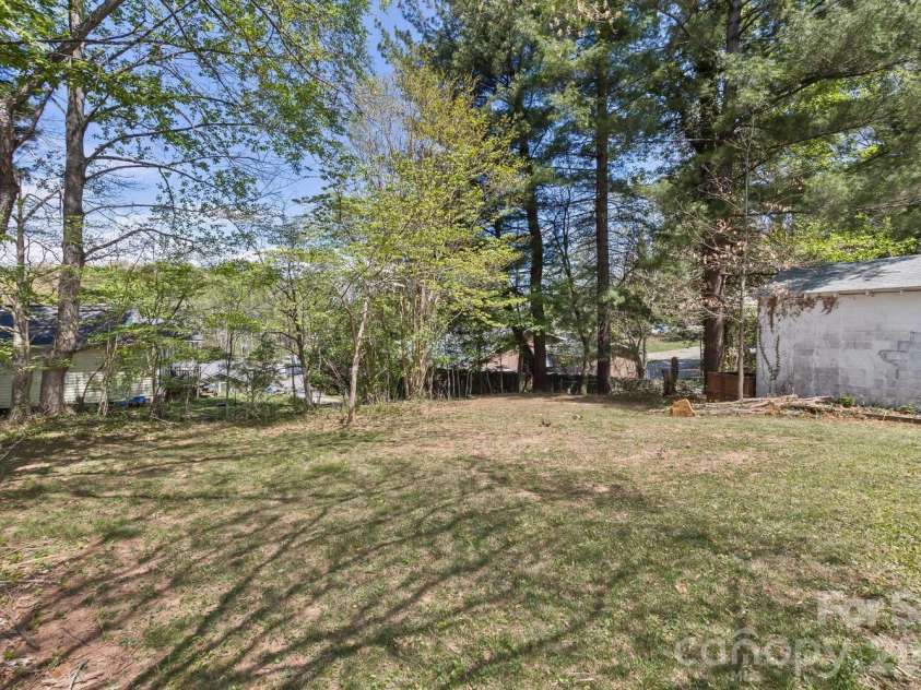 163 Arthur Road, Asheville, NC 28806.  MLS# CAR4370010, YatesRealty ID 13771. Backyard