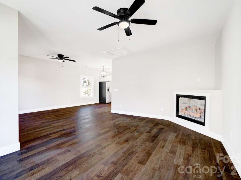 115 Northbend Drive, Asheville, NC 28804.  MLS# CAR4353733, YatesRealty ID 13772. 