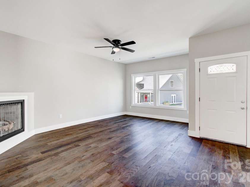 115 Northbend Drive, Asheville, NC 28804.  MLS# CAR4353733, YatesRealty ID 13772. 