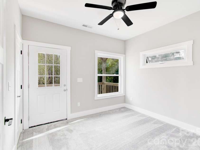 115 Northbend Drive, Asheville, NC 28804.  MLS# CAR4353733, YatesRealty ID 13772. 