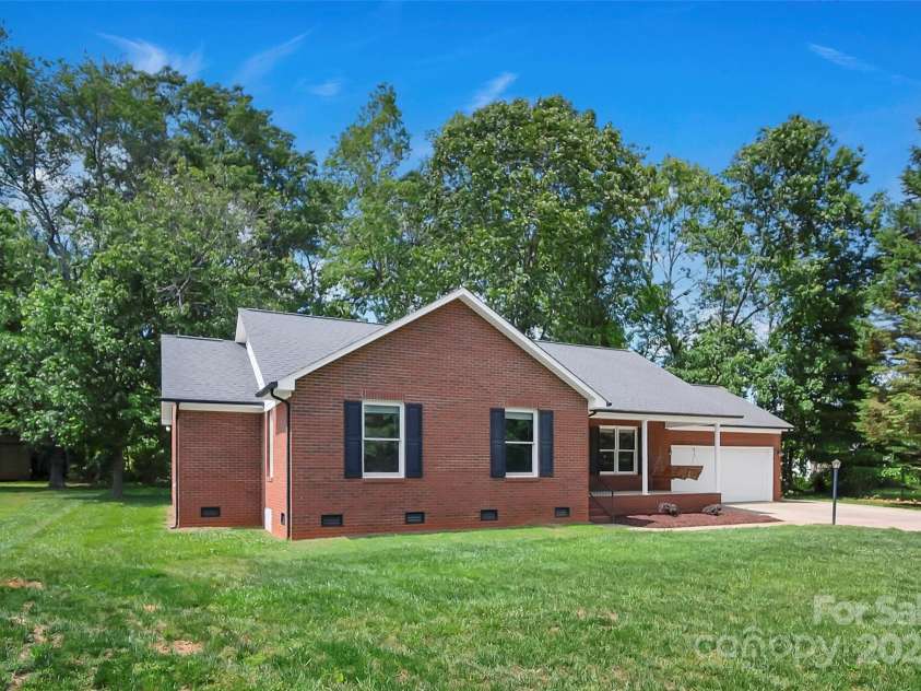 2502 Gold Rush Drive, Lincolnton, NC 28092.  MLS# CAR4255516, YatesRealty ID 13772. 