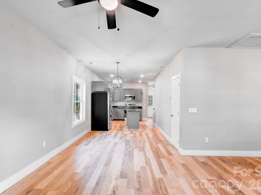 127 Northbend Drive, Asheville, NC 28804.  MLS# CAR4353731, YatesRealty ID 13773. 