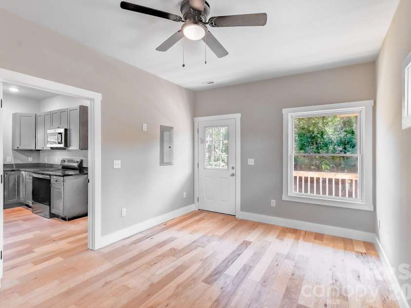 127 Northbend Drive, Asheville, NC 28804.  MLS# CAR4353731, YatesRealty ID 13773. 