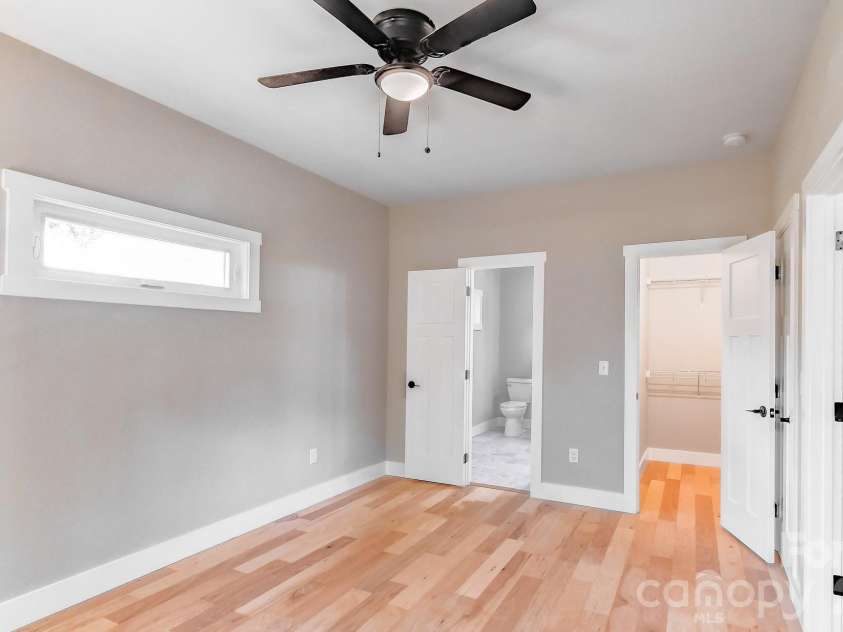 127 Northbend Drive, Asheville, NC 28804.  MLS# CAR4353731, YatesRealty ID 13773. 