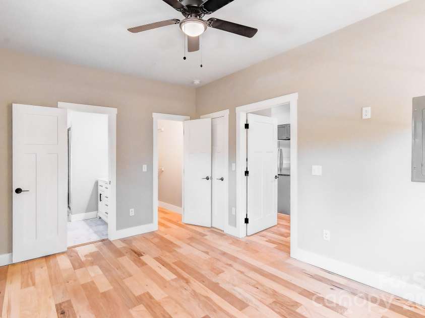 127 Northbend Drive, Asheville, NC 28804.  MLS# CAR4353731, YatesRealty ID 13773. 