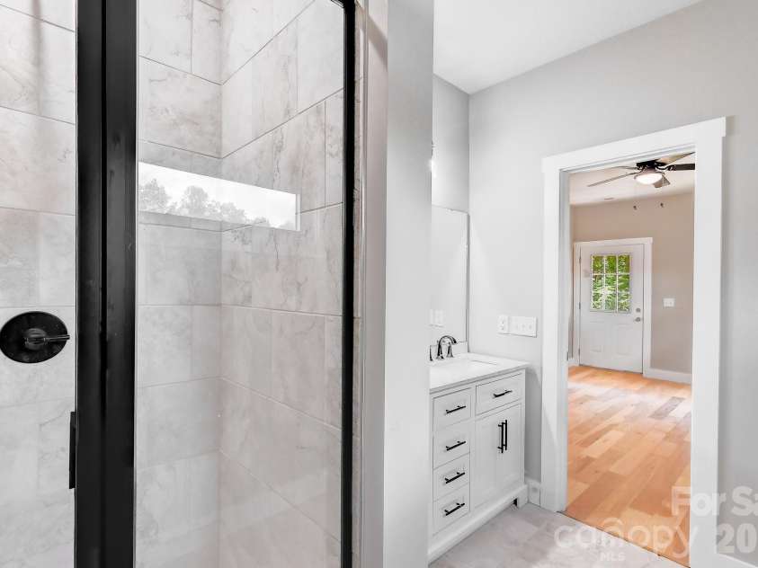 127 Northbend Drive, Asheville, NC 28804.  MLS# CAR4353731, YatesRealty ID 13773. 