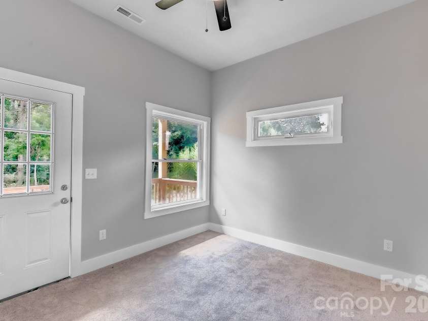 127 Northbend Drive, Asheville, NC 28804.  MLS# CAR4353731, YatesRealty ID 13773. 