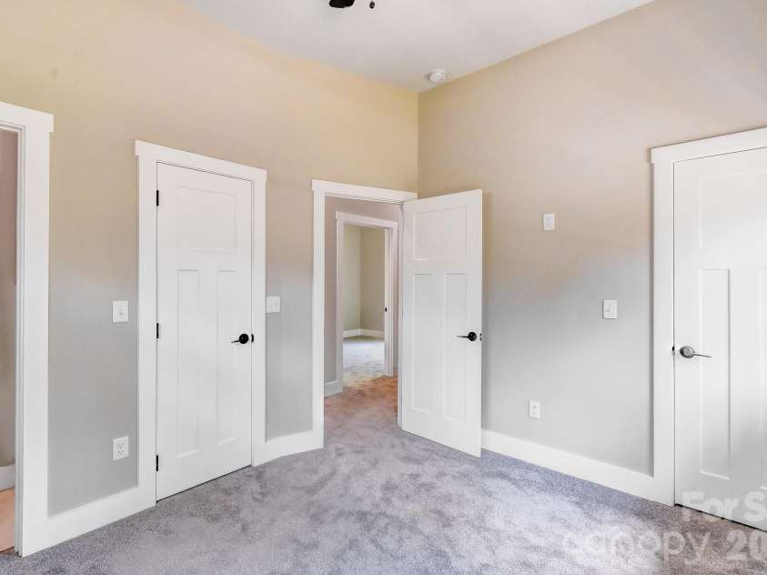 127 Northbend Drive, Asheville, NC 28804.  MLS# CAR4353731, YatesRealty ID 13773. 