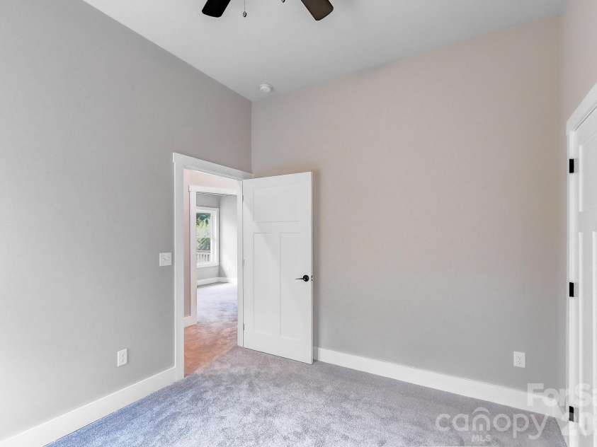 127 Northbend Drive, Asheville, NC 28804.  MLS# CAR4353731, YatesRealty ID 13773. 