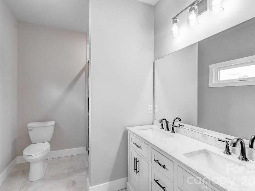 127 Northbend Drive, Asheville, NC 28804.  MLS# CAR4353731, YatesRealty ID 13773. 
